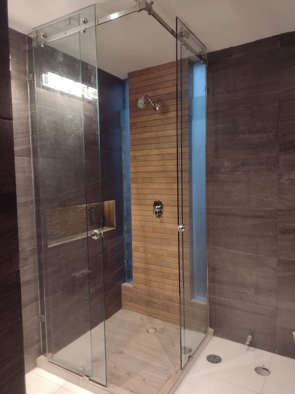 CTA CRISTAL TEMPLADO Y ALUMINIO