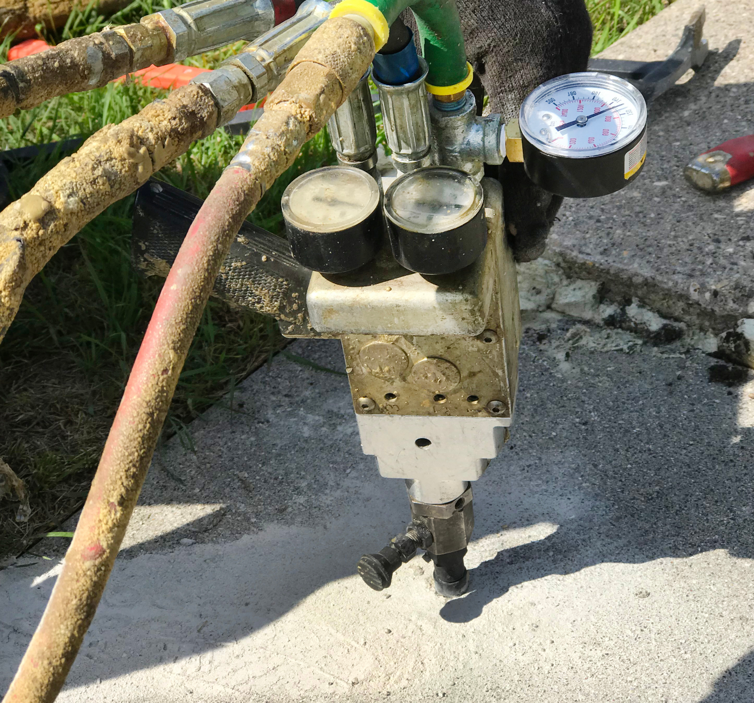 Concrete injection lifting using polylevel concrete foam