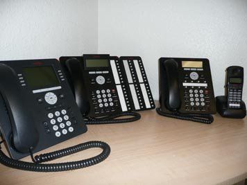 Avaya_models_9508,_1416,_32_button_console,_1408,_3920_cordless