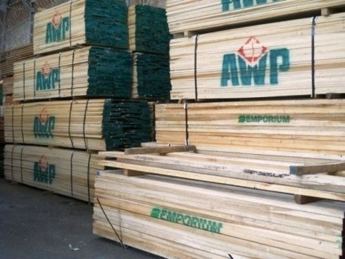 Legname in magazzino