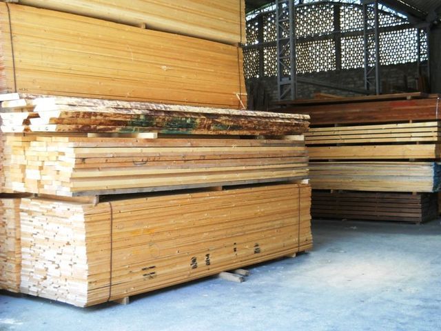 Legname in magazzino