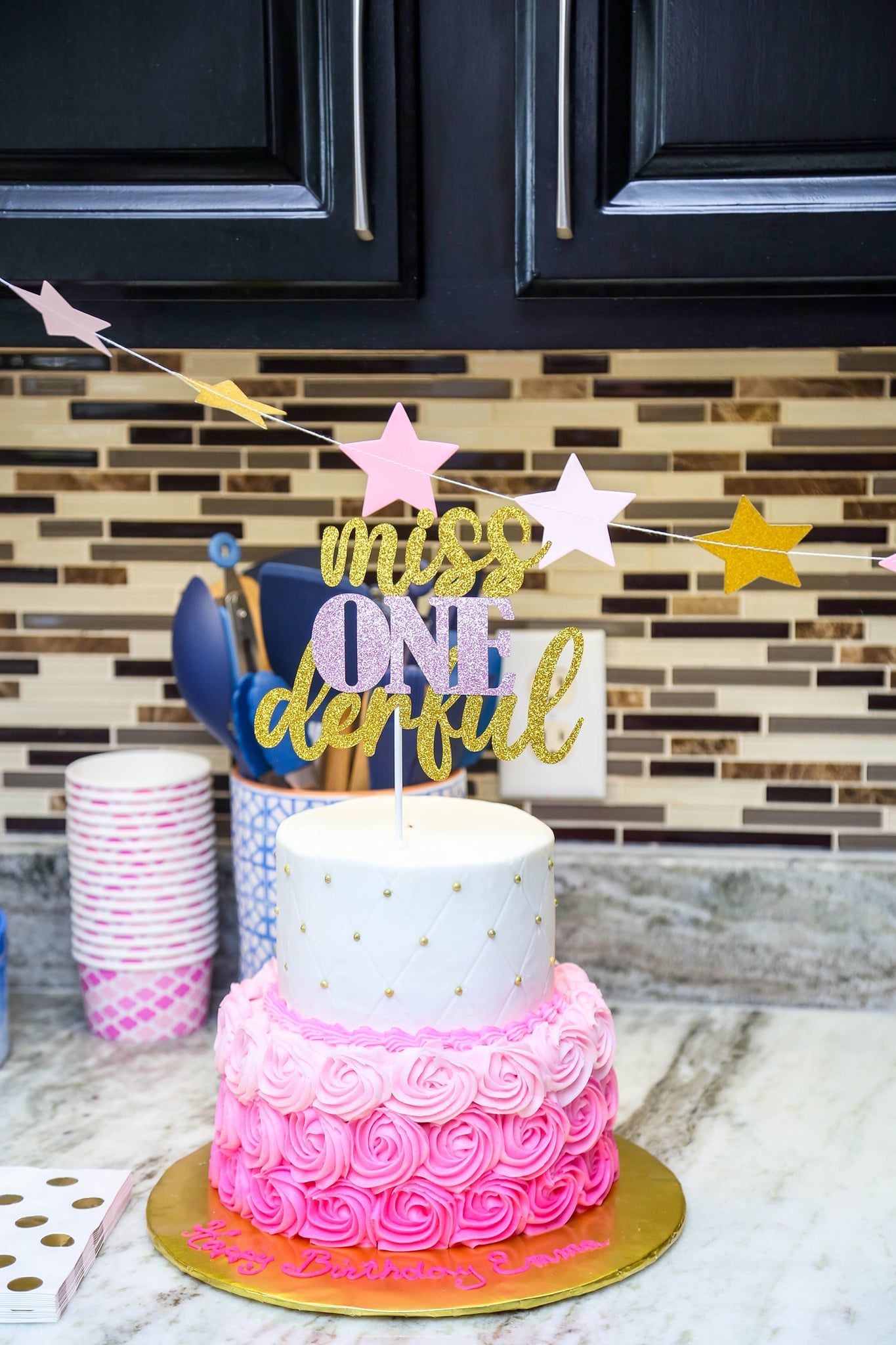 gold and pink star cake