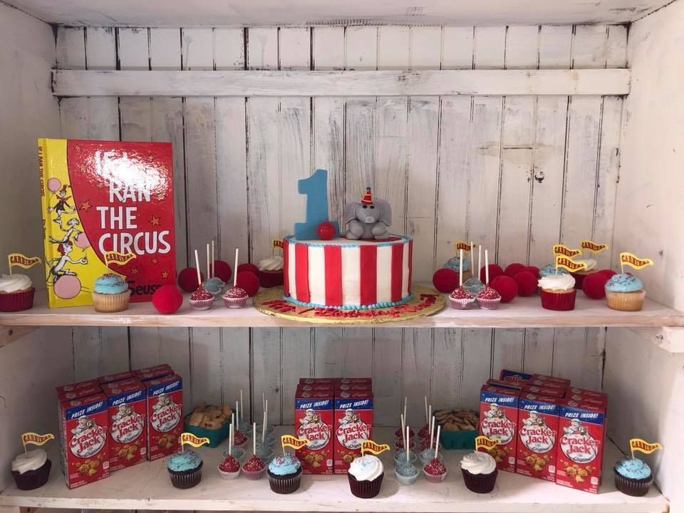 circus cake and cupcakes for first birthday party