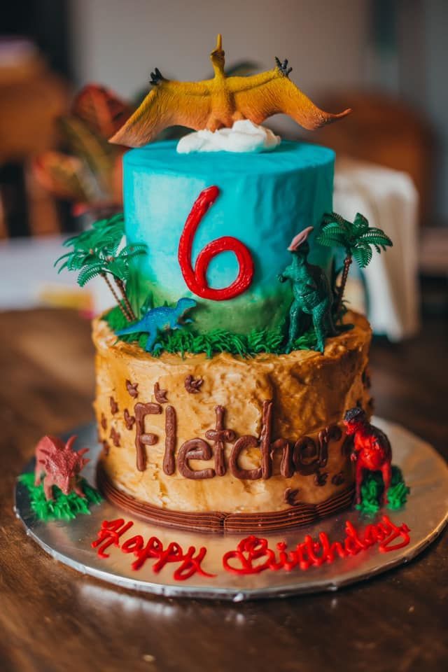 dinosaur cake