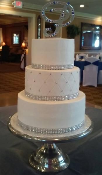 wedding cake with crystals