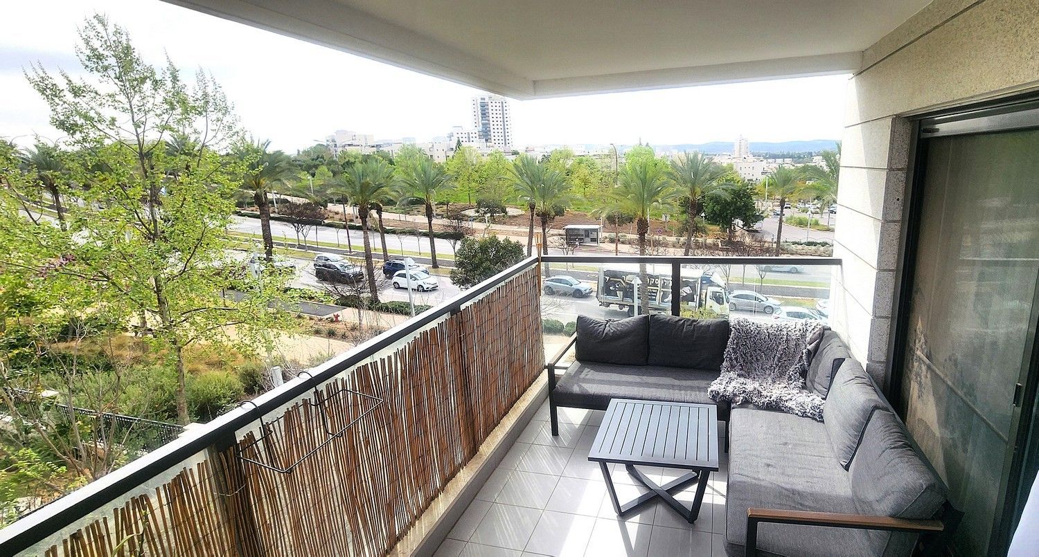 למכירה במודיעין דירת 5 חדרים ענקית עם מעלית ונגישות מלאה