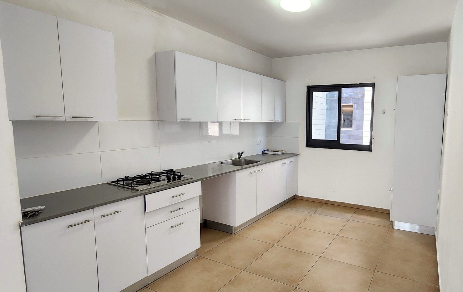 למכירה במודיעין דירת 4 חדרים ענקית עם מעלית ונגישות מלאה