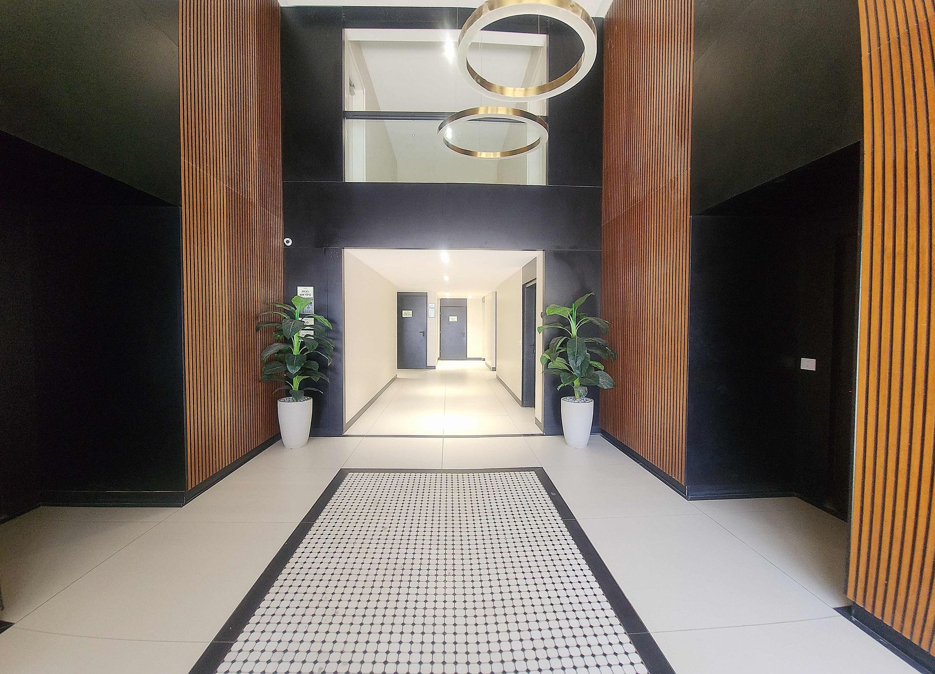 למכירה במודיעין דירת 5 חדרים עם מעלית ונגישות מלאה