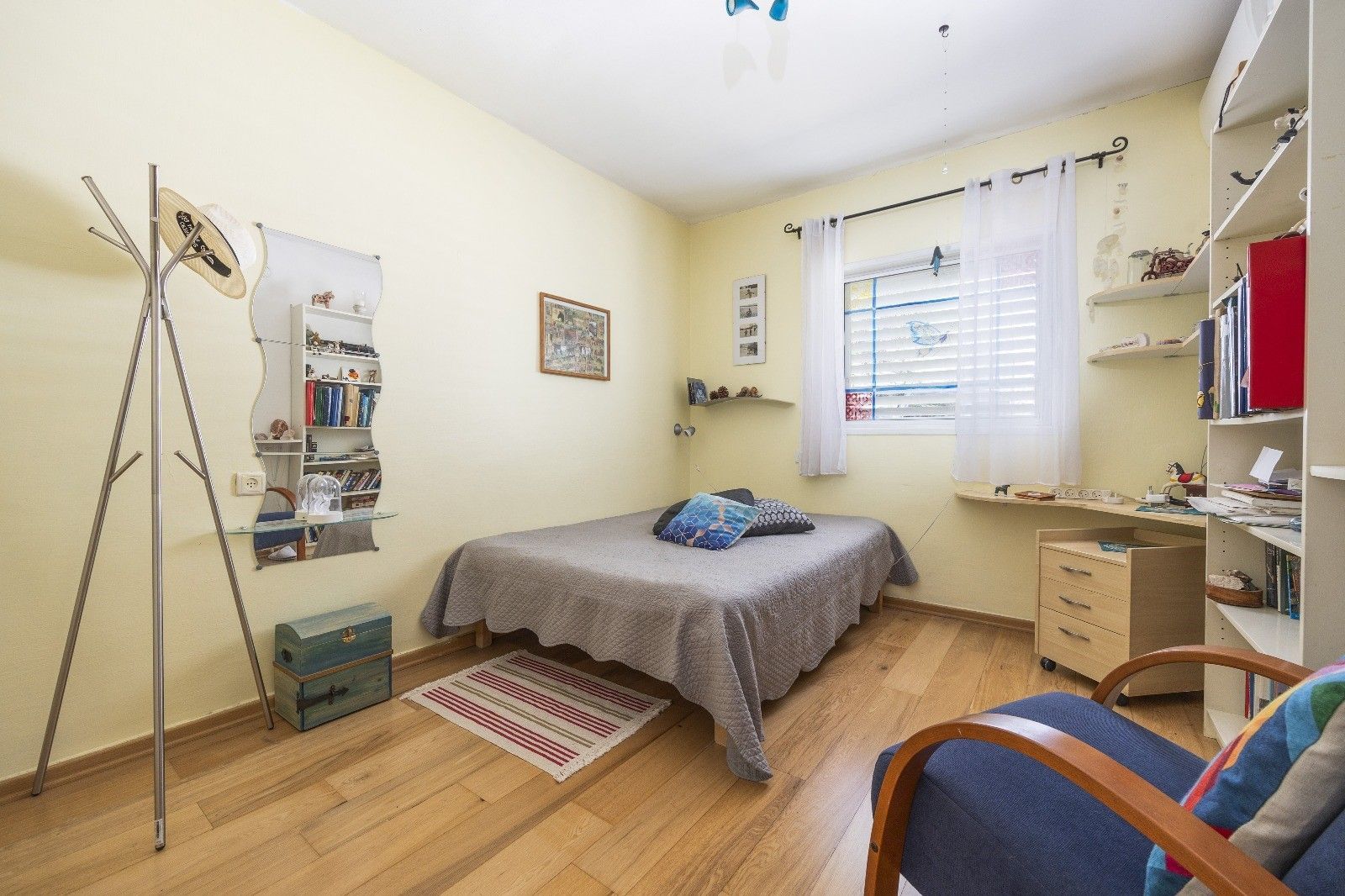 למכירה במכבים בית פרטי על מגרש ענק