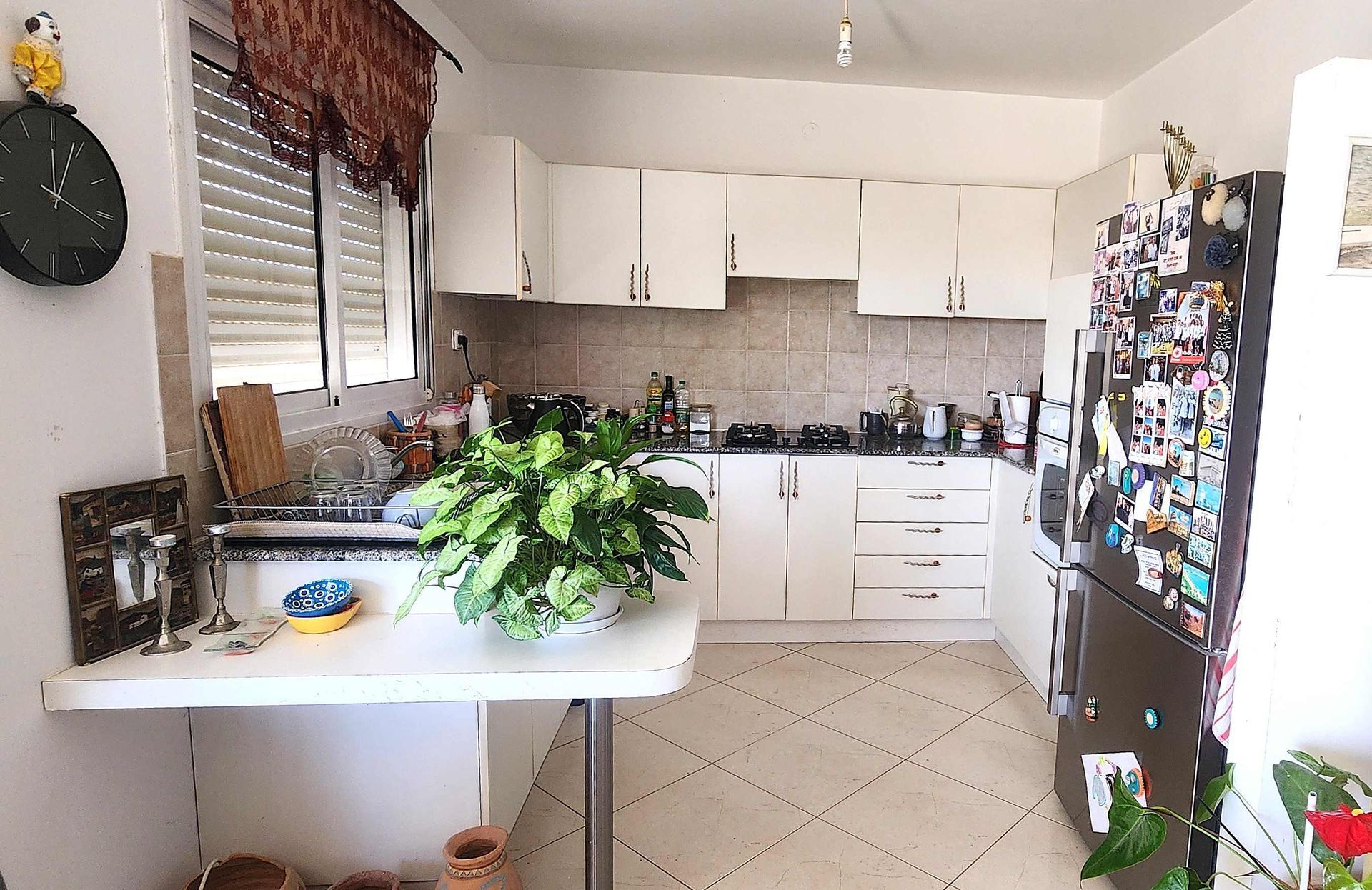 למכירה במודיעין דירת 3 חדרים עם מרפסת גדולה