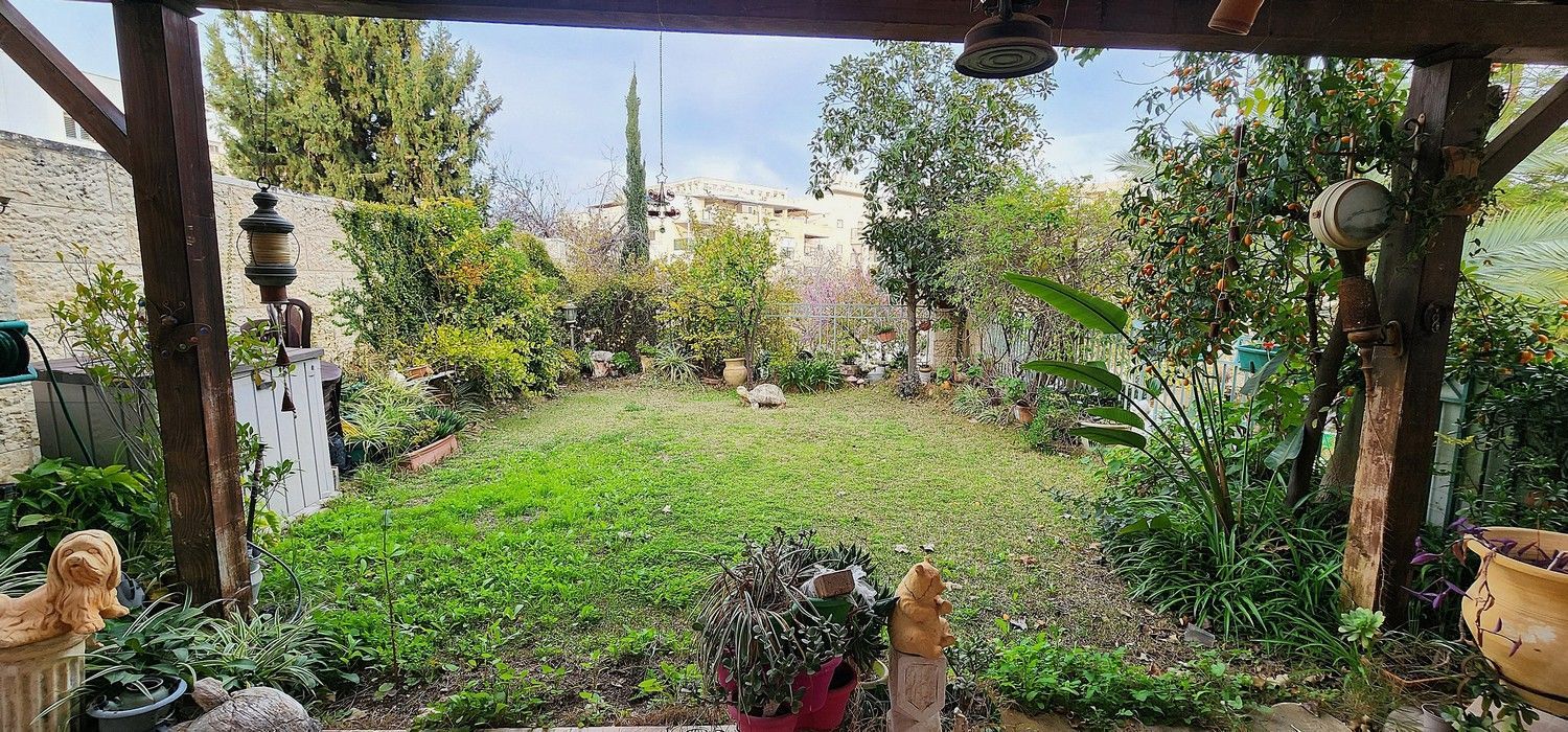 למכירה במודיעין דירת גן 4 חדרים עם נגישות מלאה