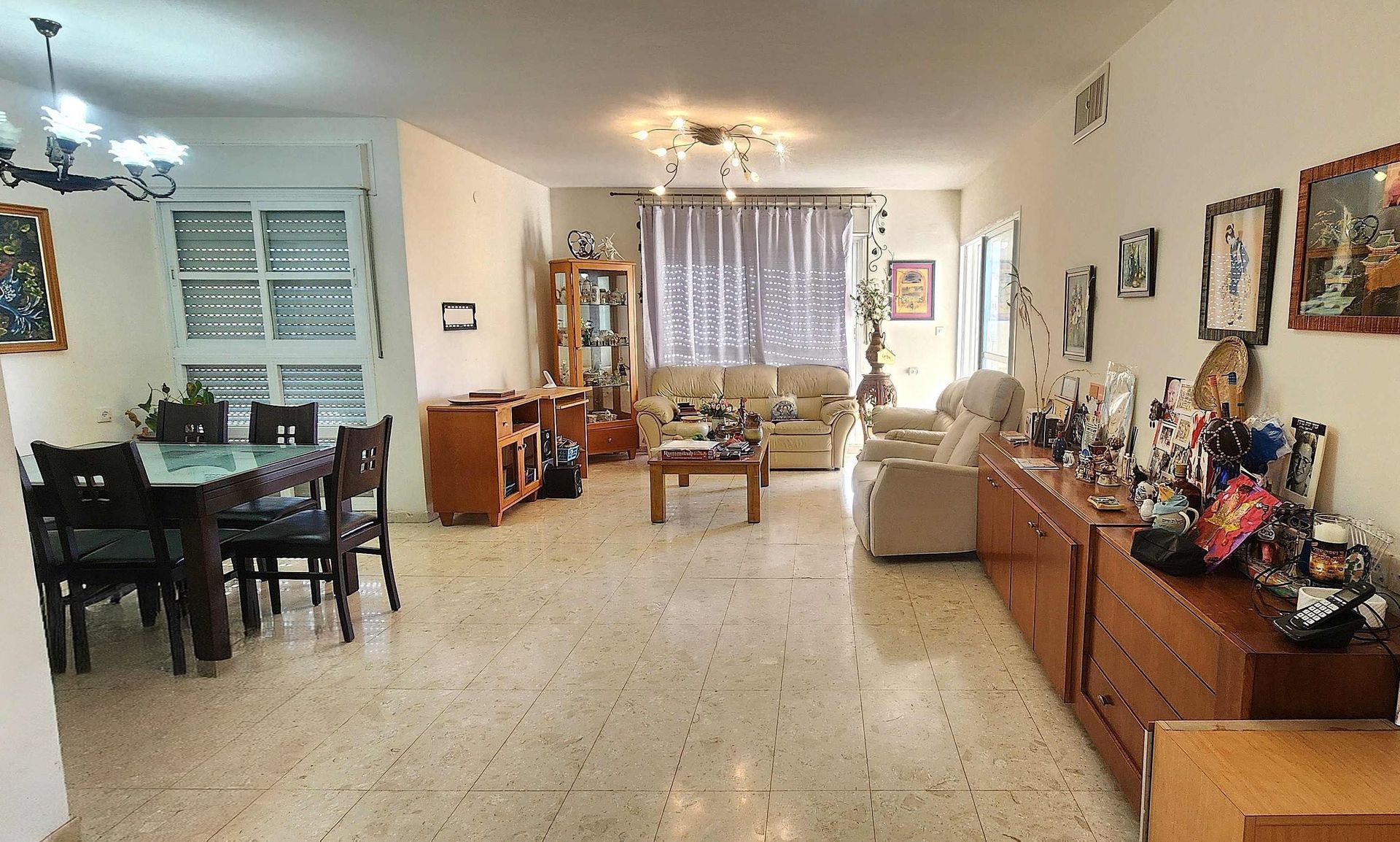 למכירה במודיעין דירת 4 חדרים ענקית עם מעלית