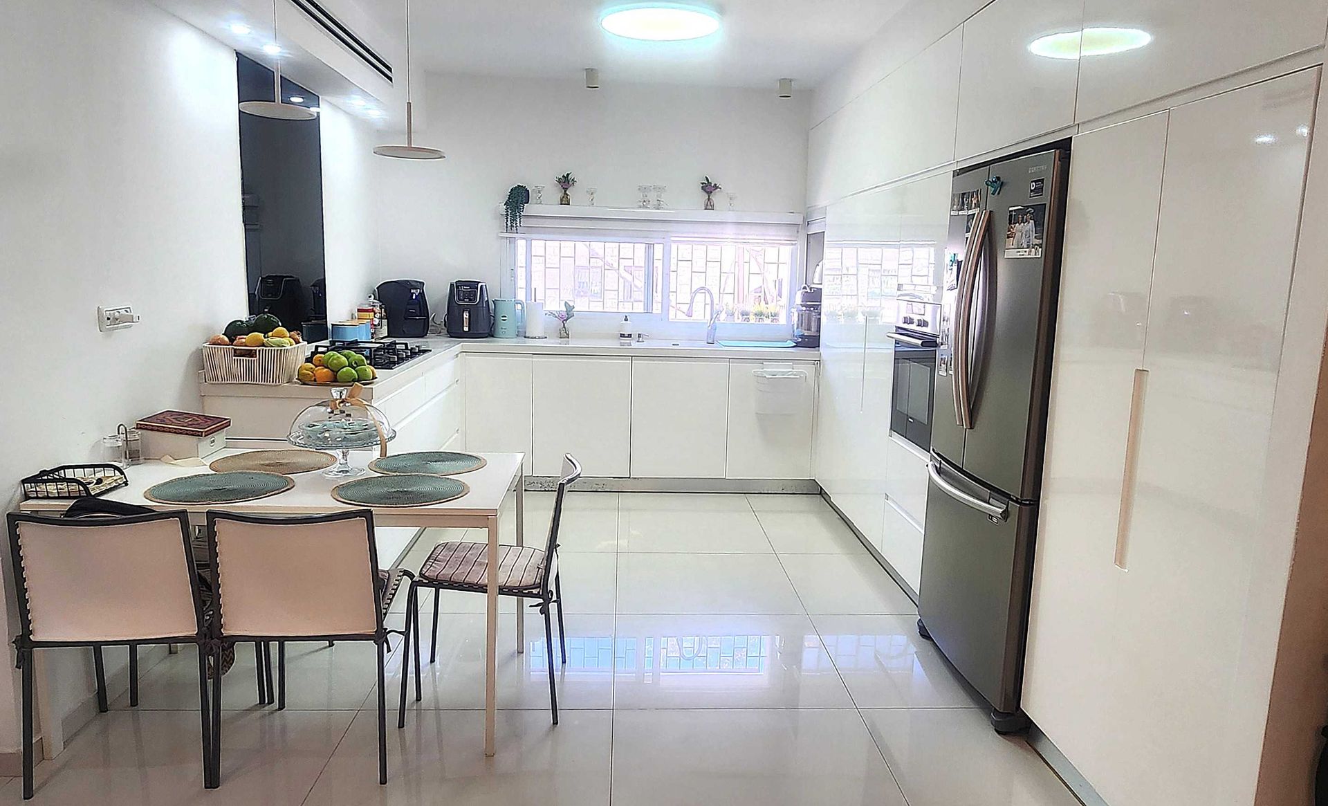 למכירה במודיעין דירת 5 חדרים מרווחת עם מרפסת ענקית