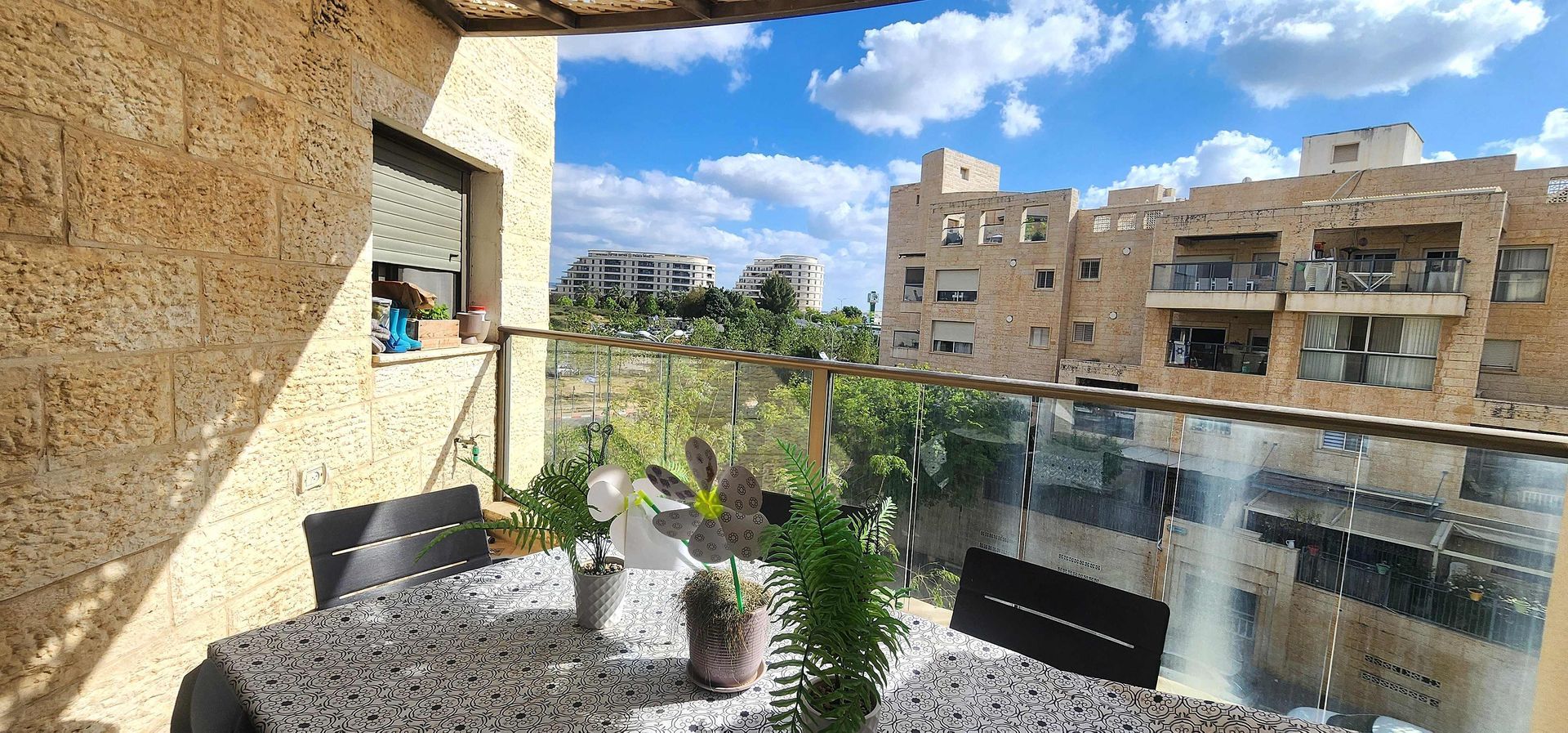 למכירה במודיעין דופלקס 5 חדרים מקסים עם נגישות מלאה