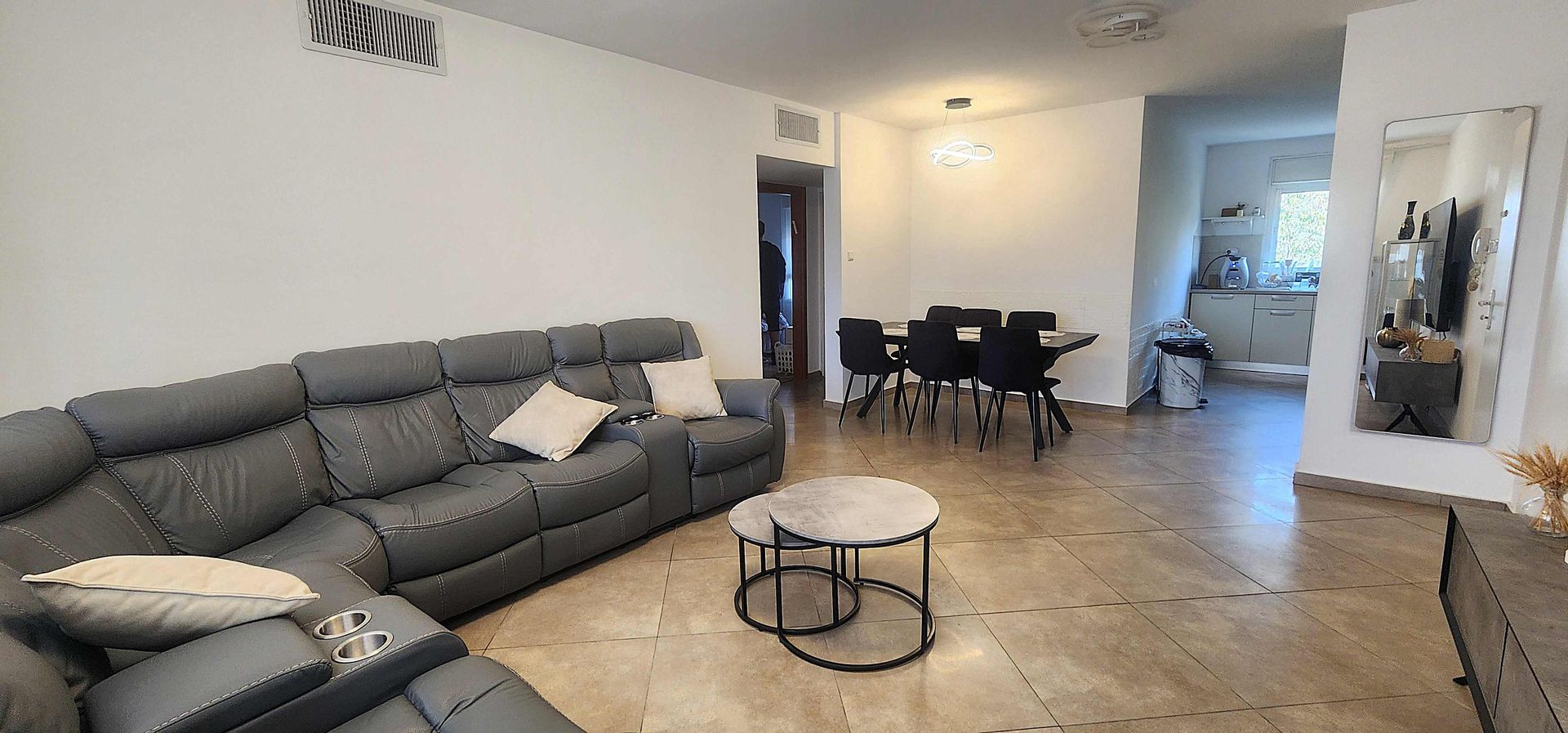 למכירה במודיעין דירת 4 חדרים עם מעלית ונגישות מלאה