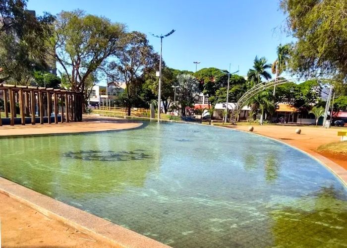 Praça Antônio João Dourados MS