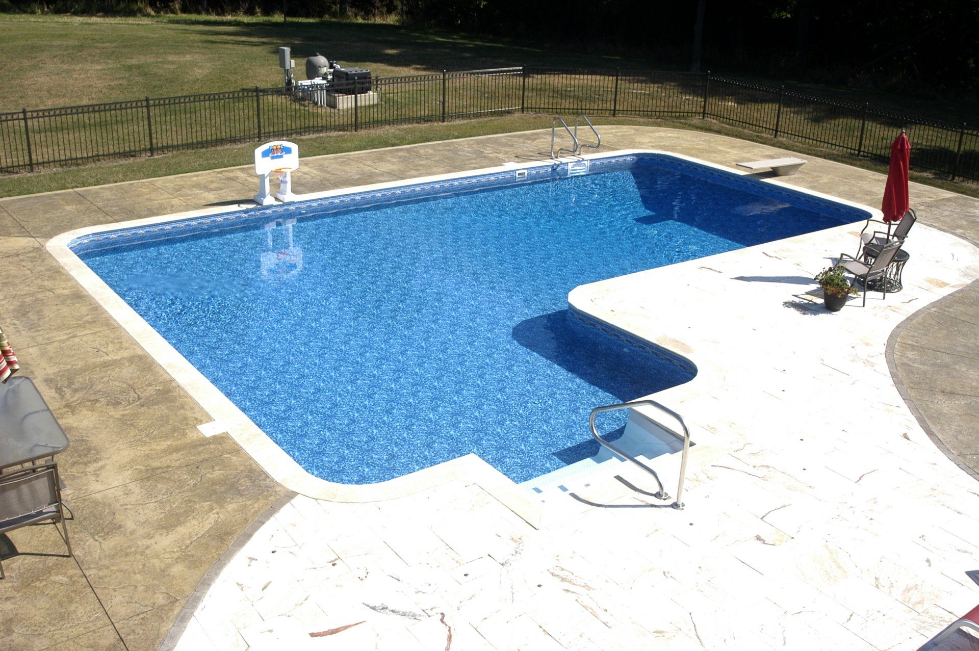 Custom Pools & Spas Jacksonville, IL Leisure Pool Supply