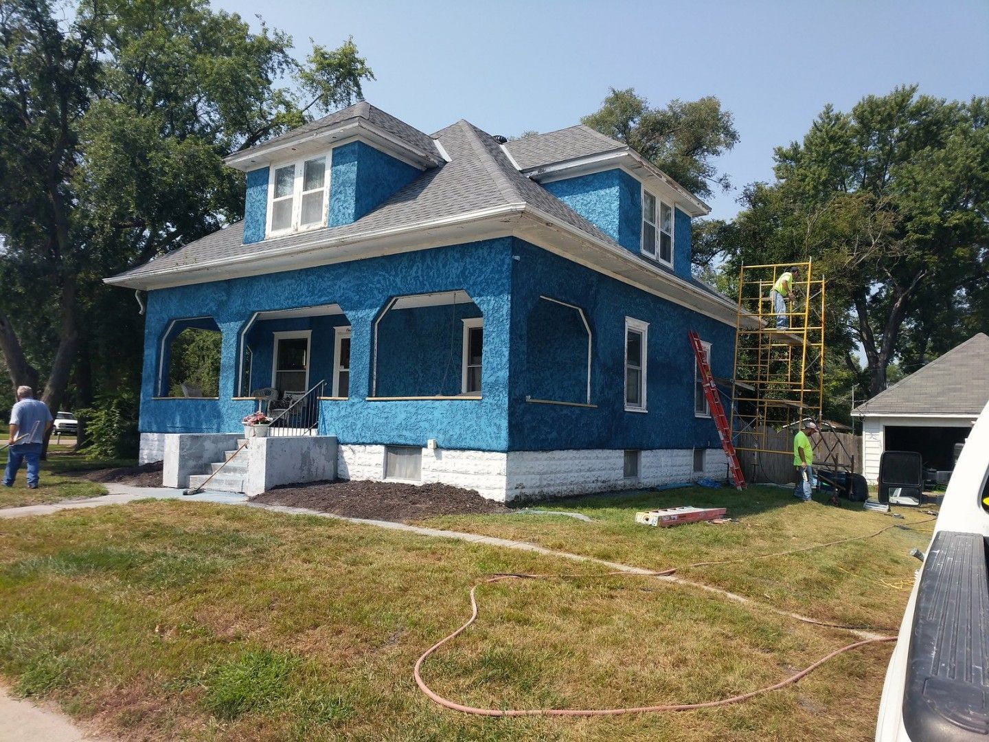 Repaired the traditional stucco on this Valley, Nebraska home and then we installed a new Stucco colored finish coat to give the home a new look.