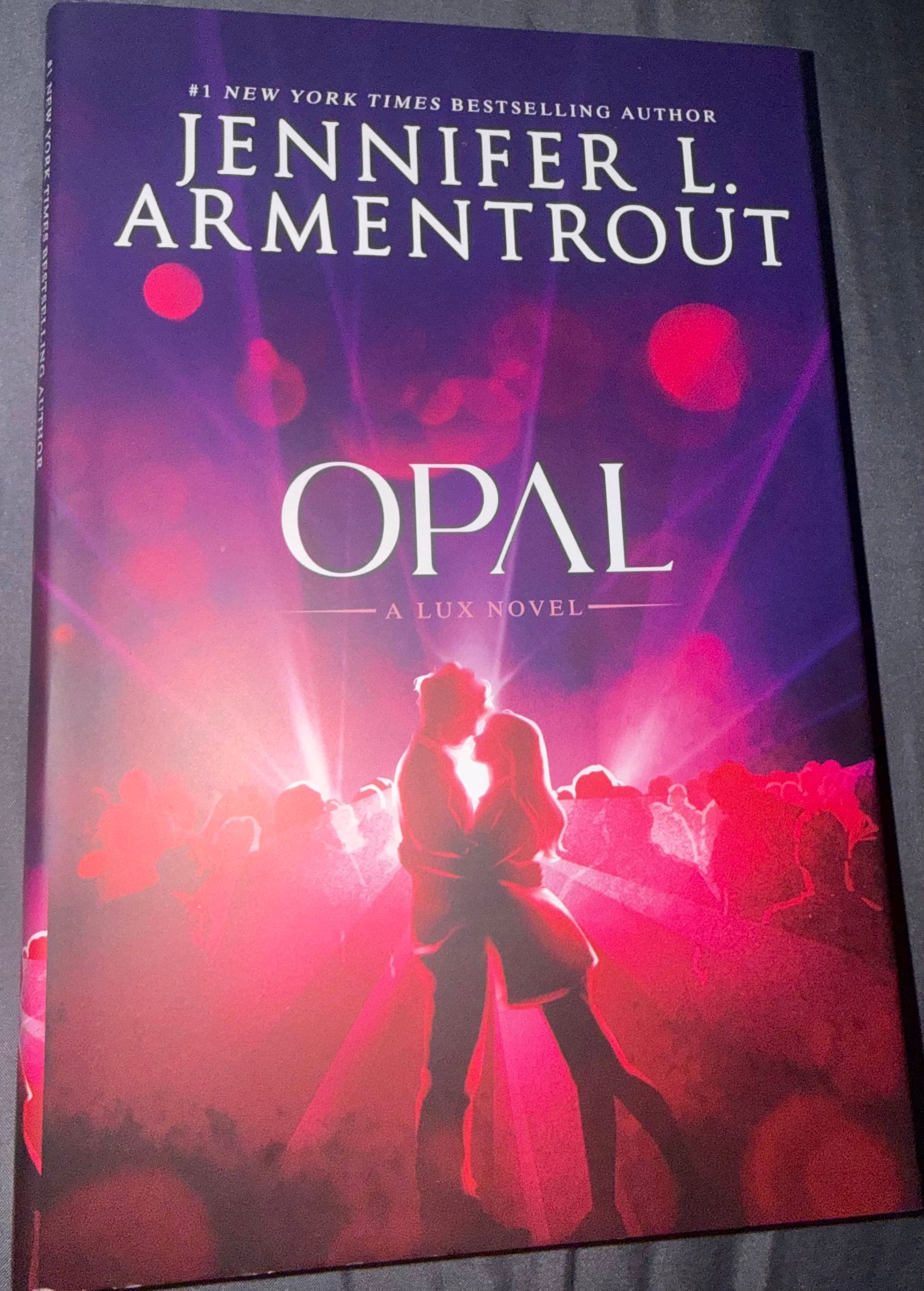Opal (Lux, Bk. 3) (Deluxe Limited Edition)
