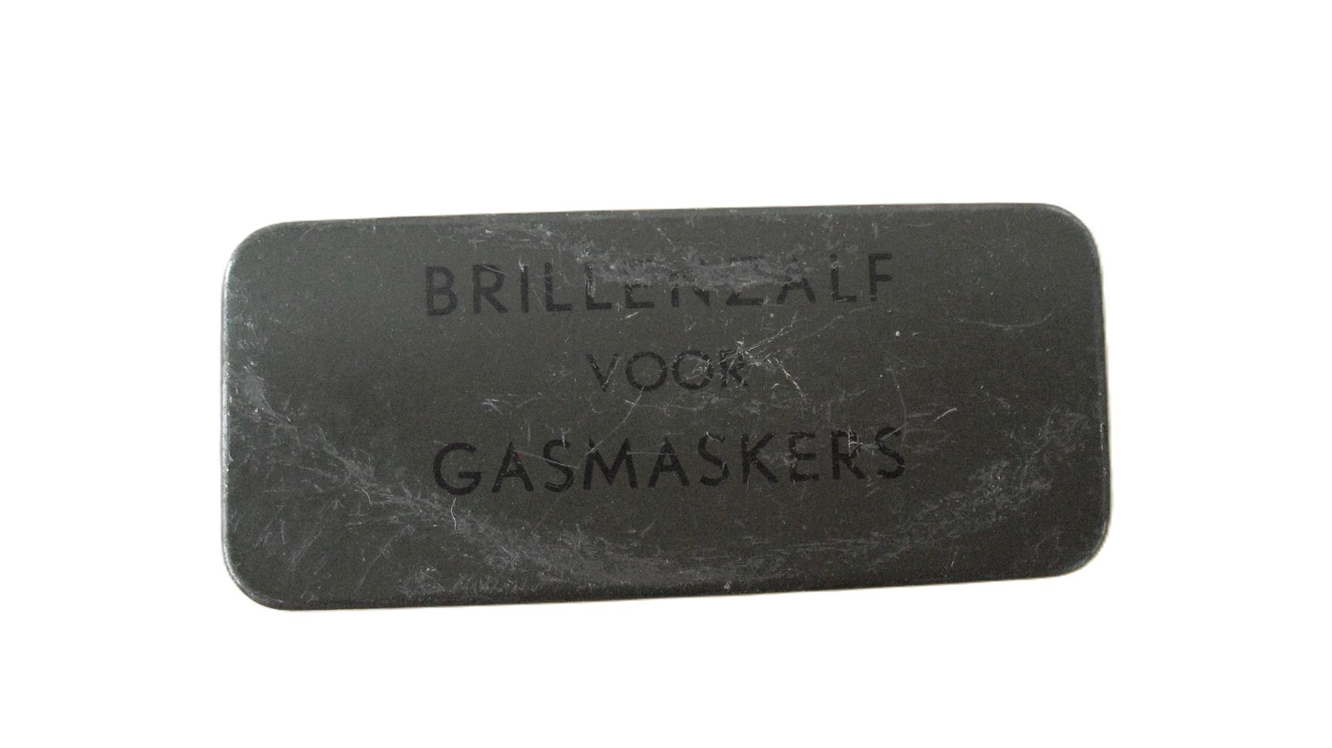 NL leger gasmasker gevuld blikje brillenzalf, na oorlogs