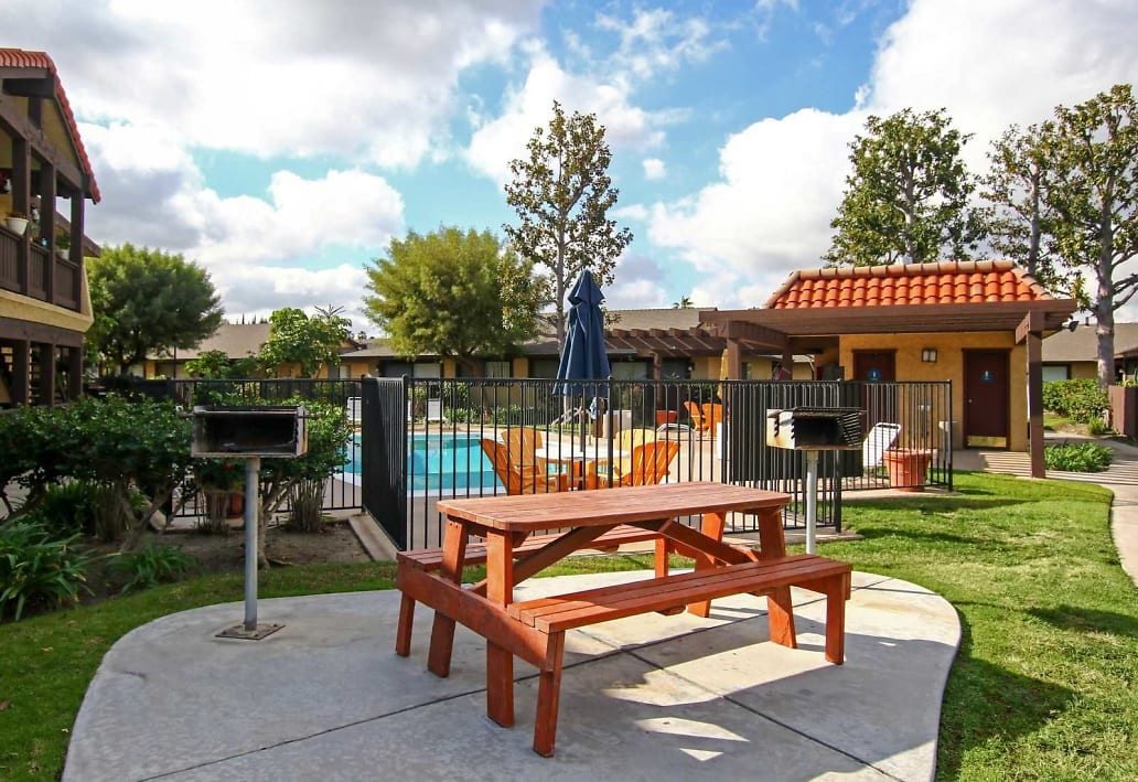 Barbecue Area | Arbor Park Apartments