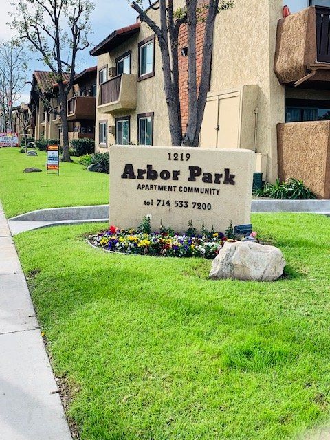 Entrance Sign | Arbor Park Apartments