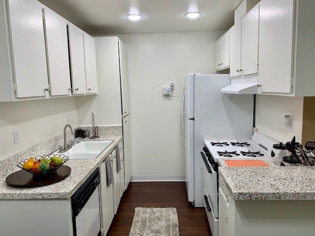 Kitchen | Arbor Park Apartments