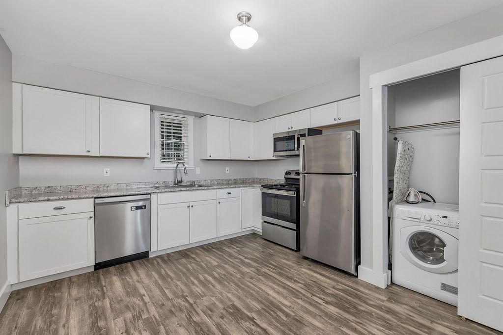 108 S Main kitchen & laundry