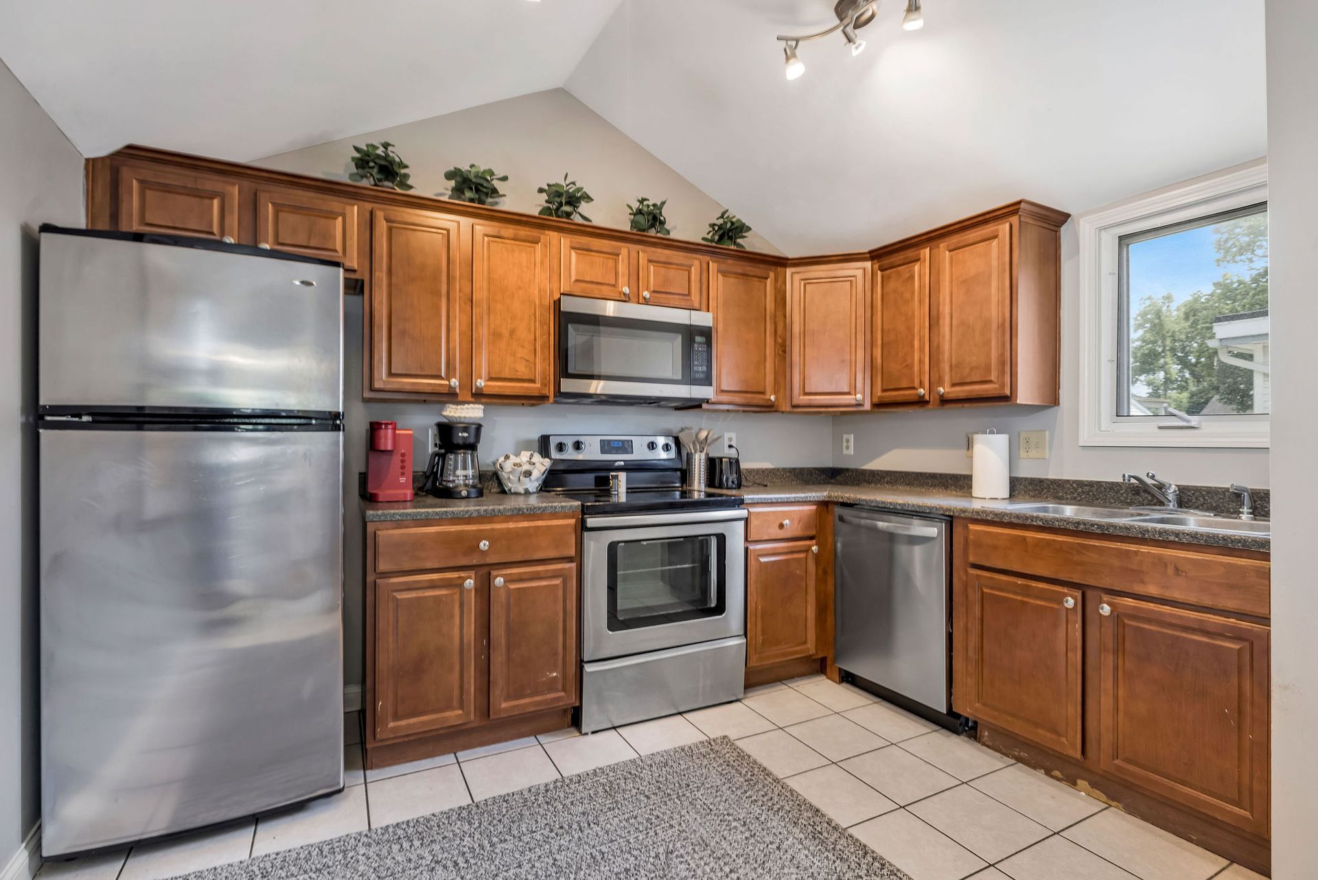 113 N Elm kitchen