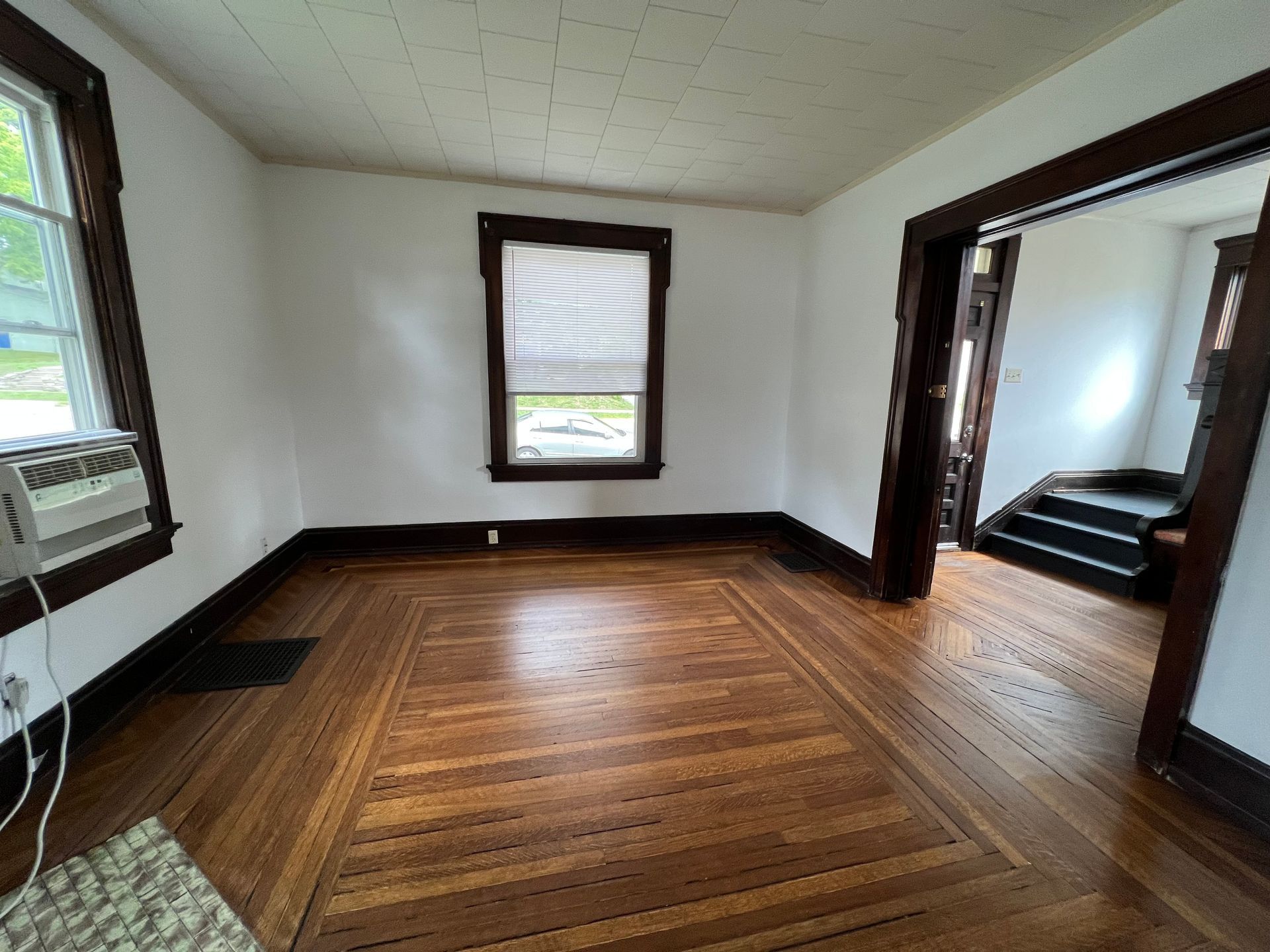 15 E Collins living room