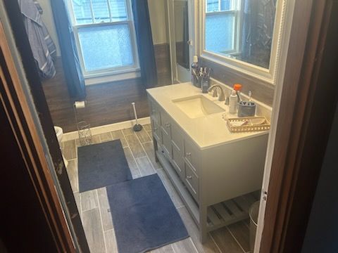 211 s college bathroom