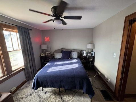 211 s college bedroom