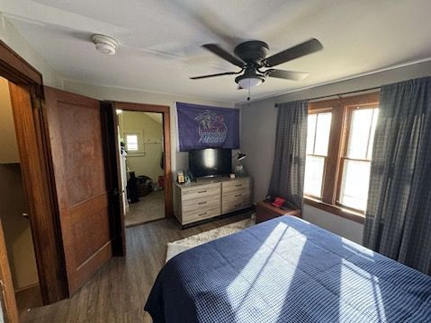 211 s college bedroom