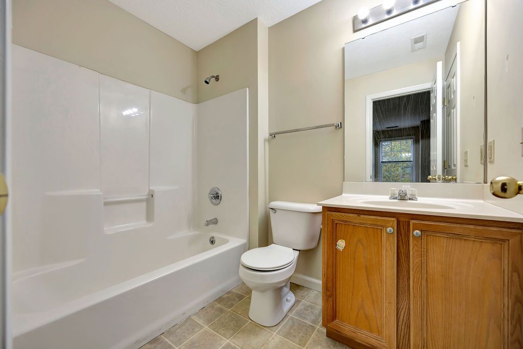 21 Indian Cove bath