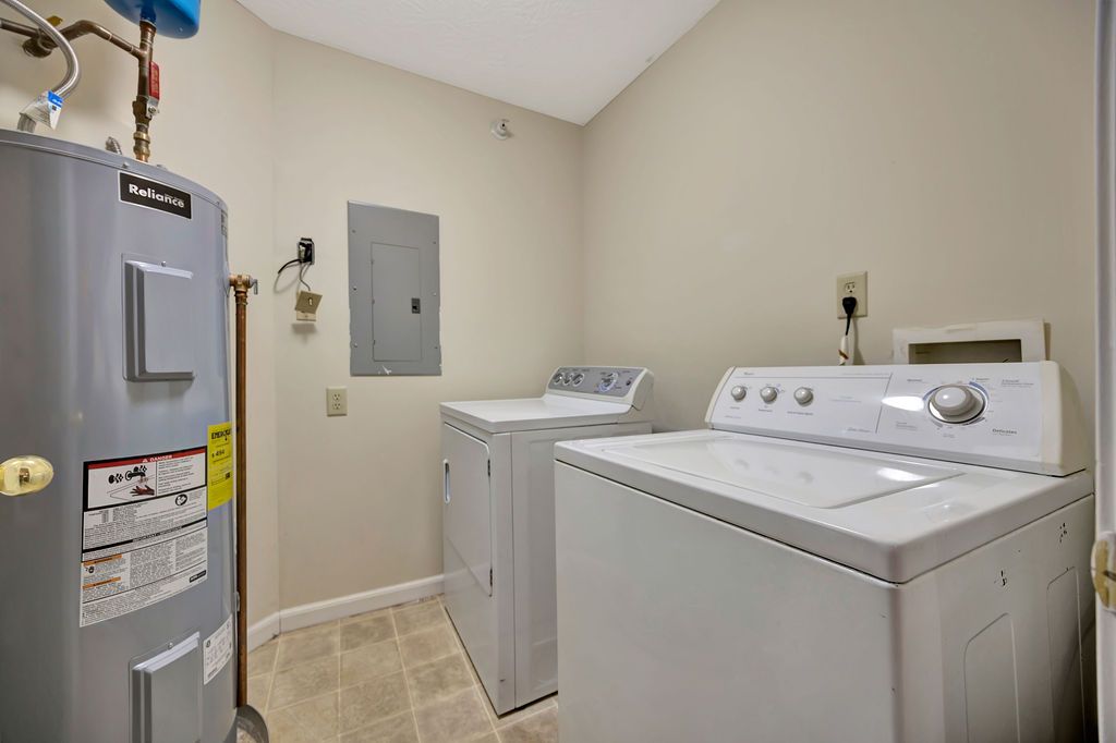 21 Indian Cove laundry