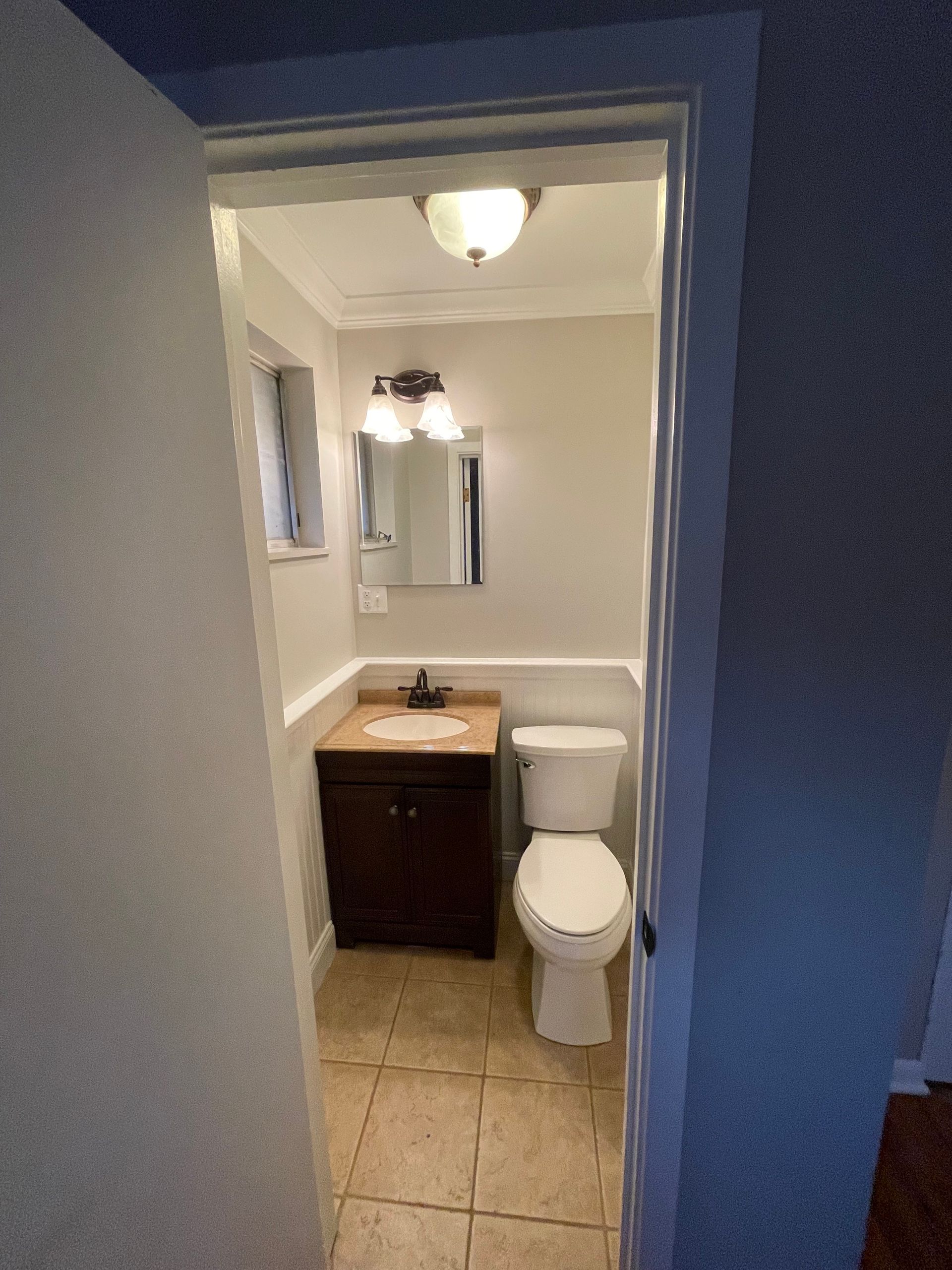308 W Withrow bathroom