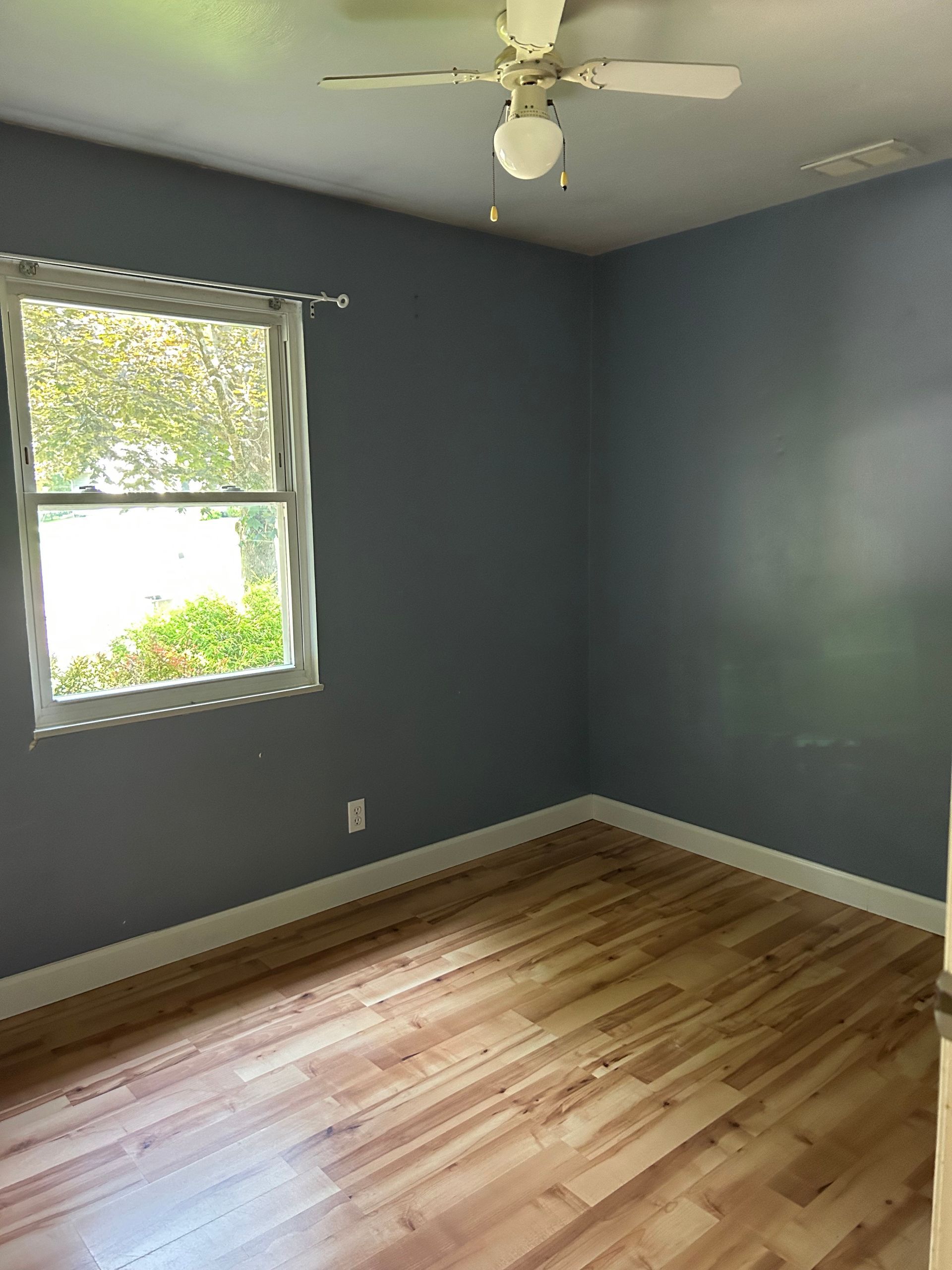 312 Brookview bedroom