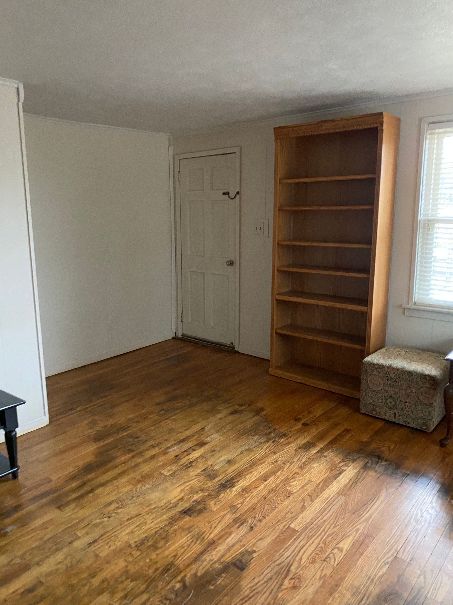 entry area morning sun rd house
