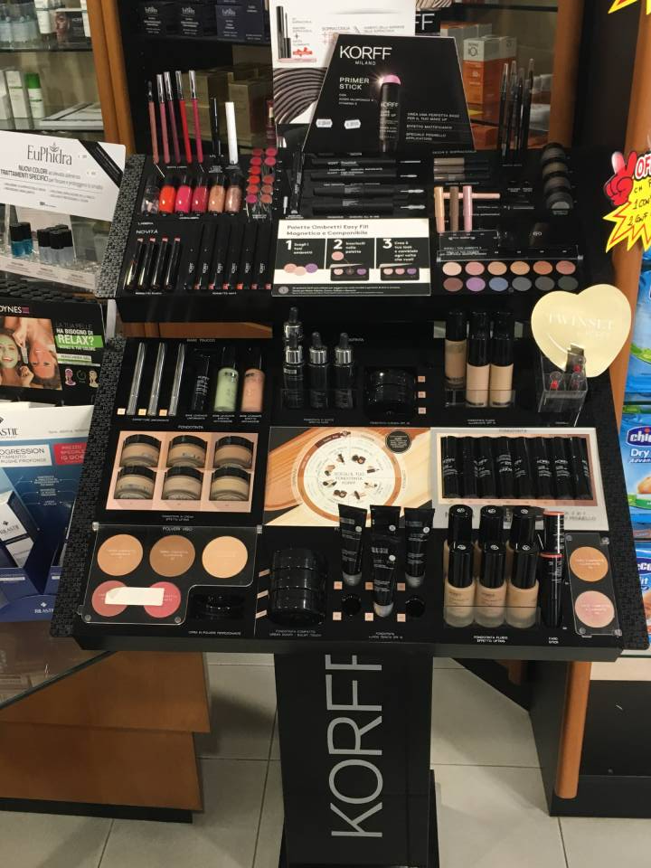 espositore trucchi