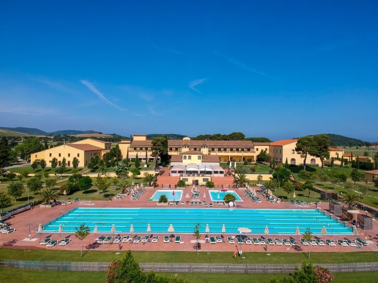 Sports Abroad swimming training camps at Piombino, Tuscany, Italy.