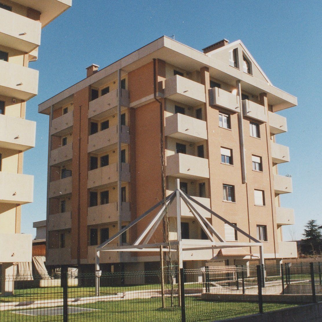 Monieri-Palazzina Cesano Maderno