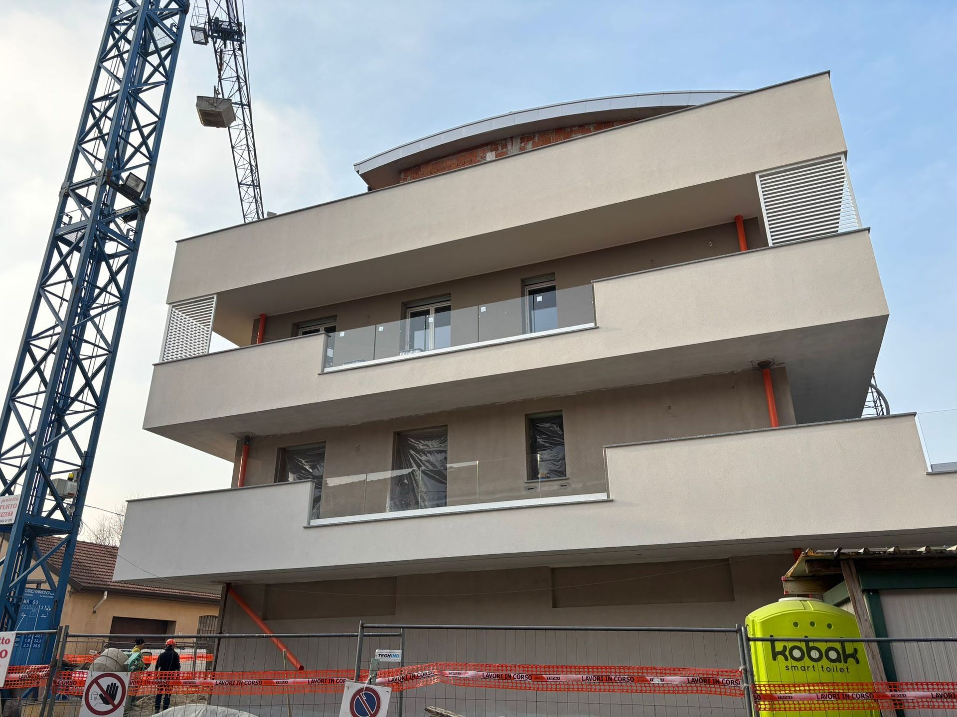 Fronte via F.lli Porro