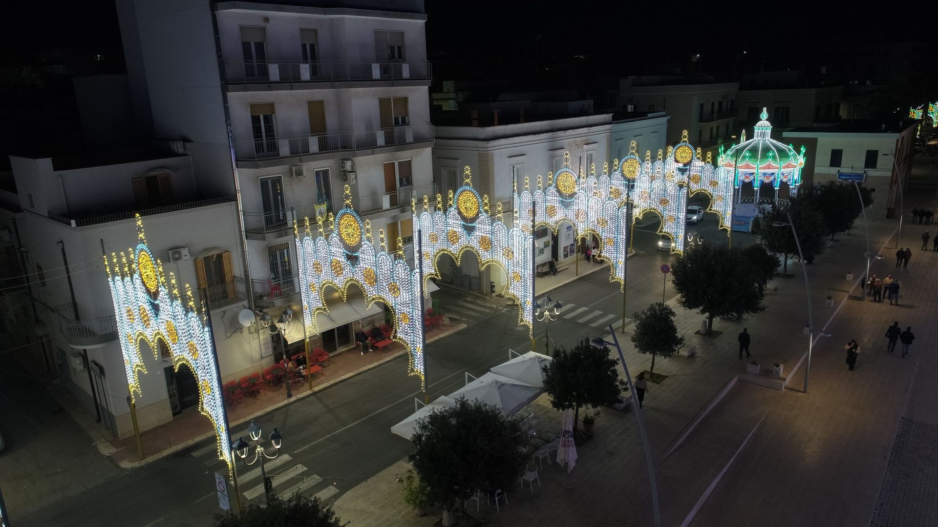 illuminazioni artistiche per feste civili e religiose