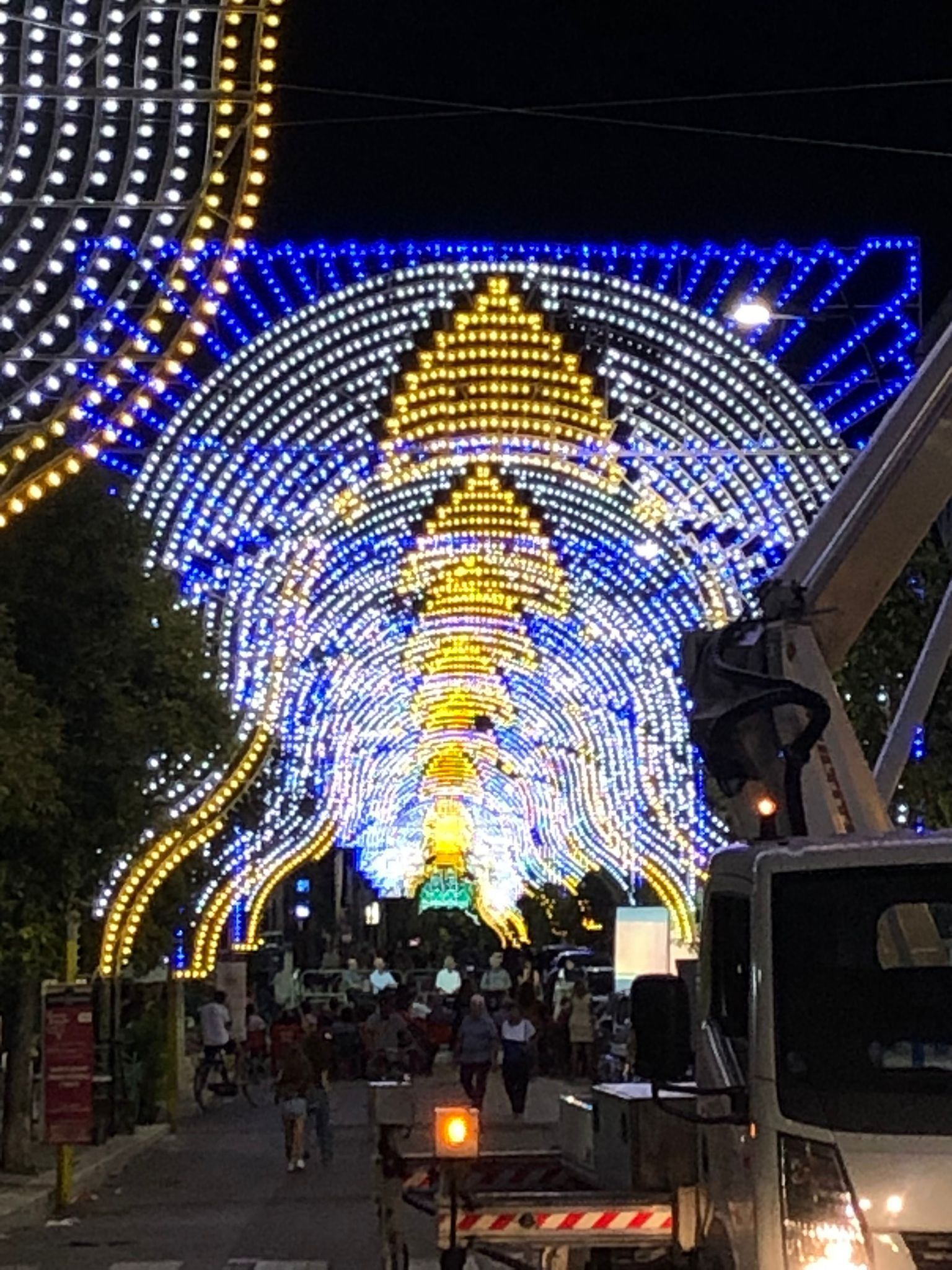 illuminazioni artistiche per feste civili e religiose