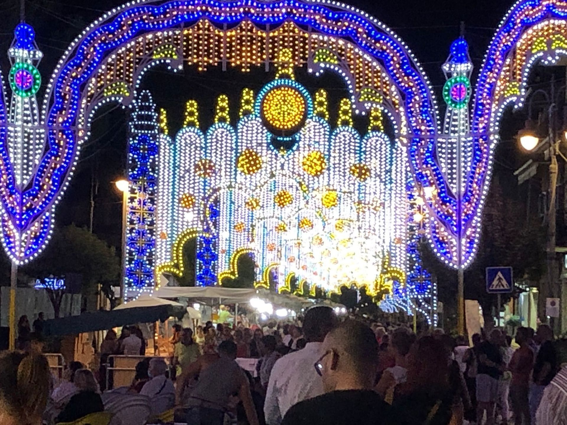 illuminazioni artistiche per feste civili e religiose