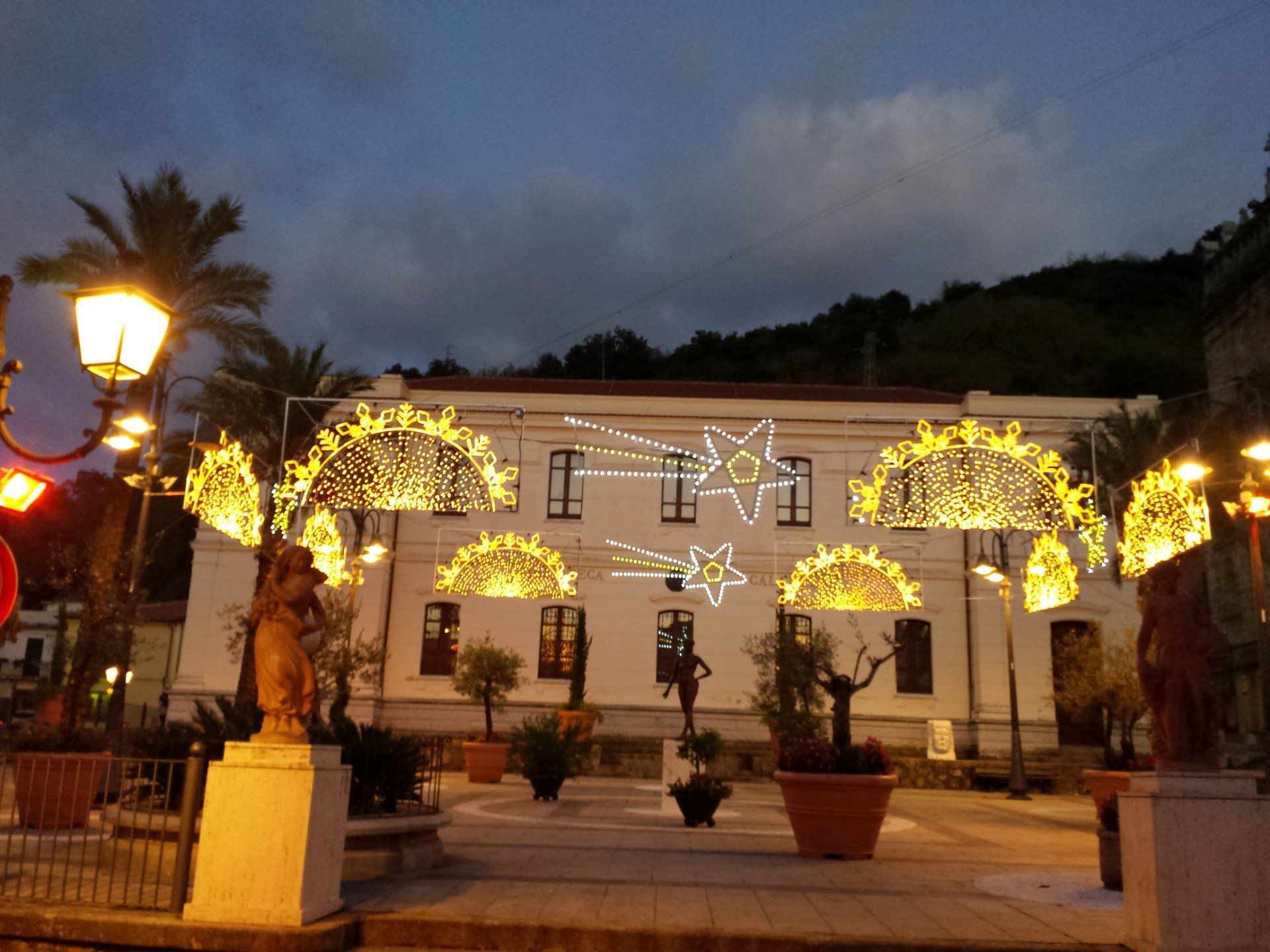 noleggio e vendita di addobbi natalizi