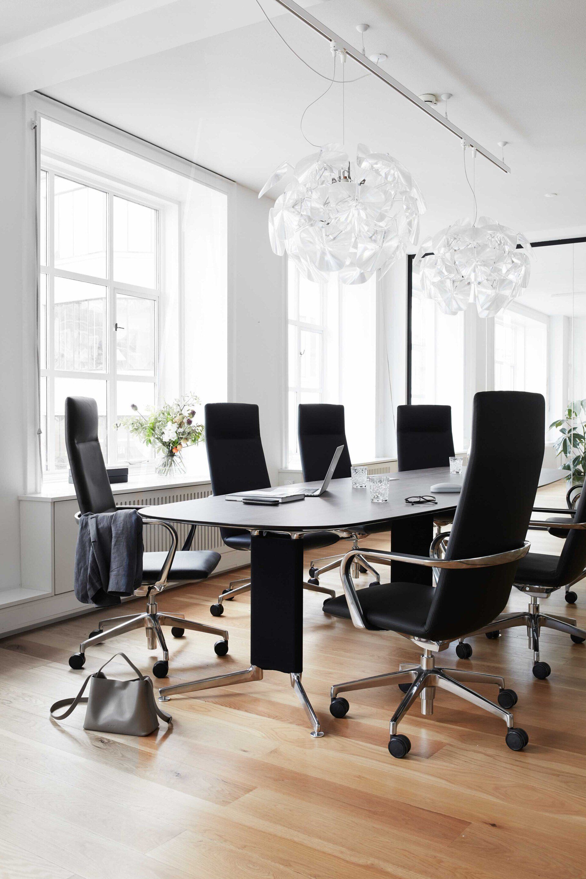 Senator Ad-Lib conference table & Rapt chairs