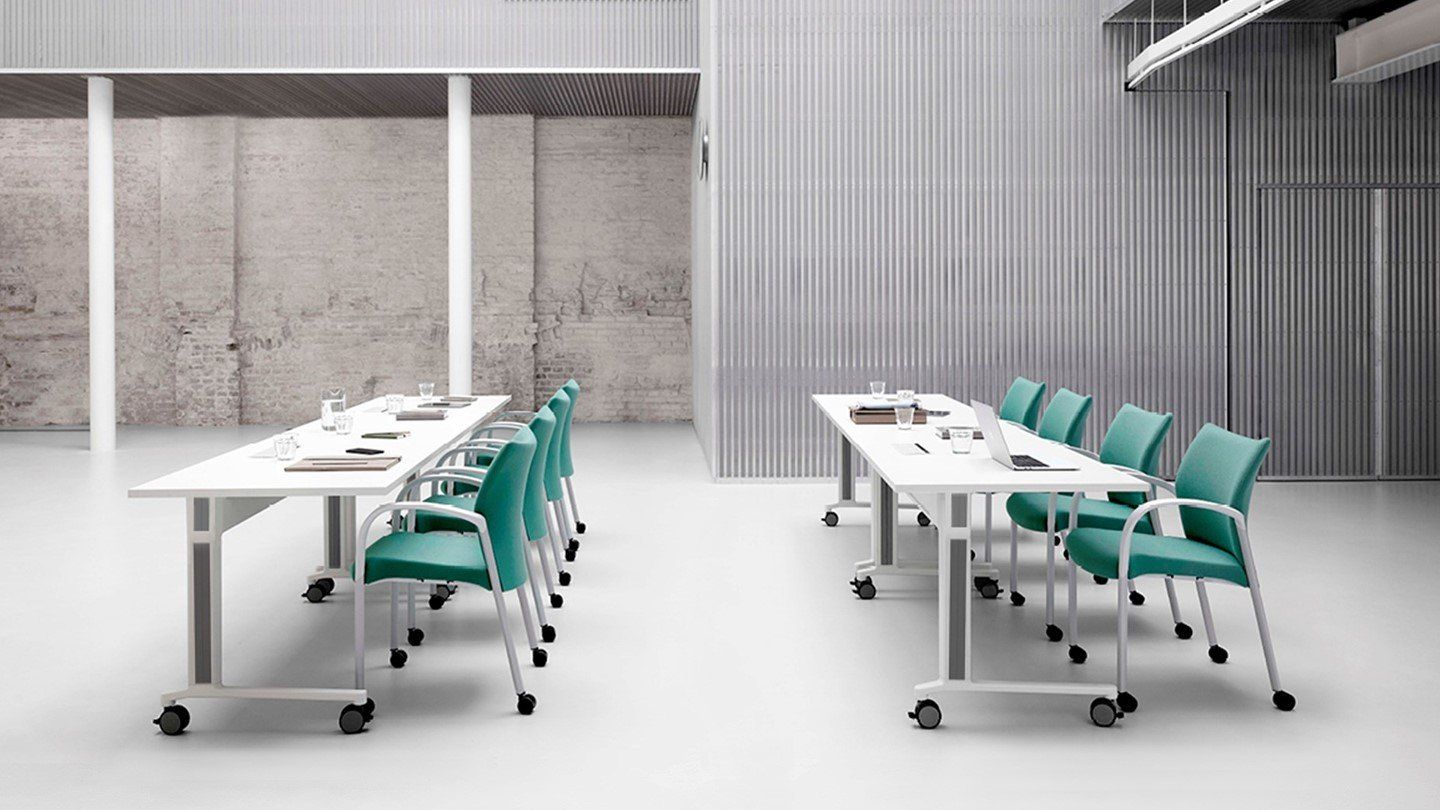 Array C-leg training tables with Trillipse Motion chairs