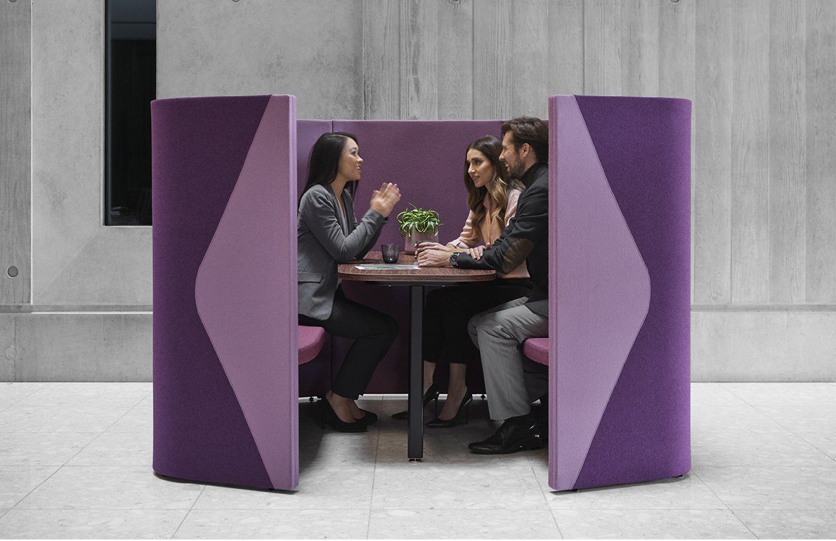 Senator Pod privacy booth & meeting table