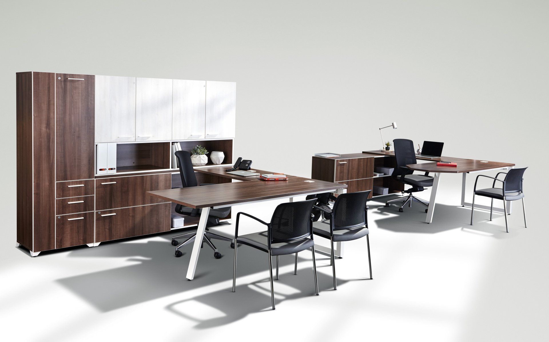 Tayco Scene executive U-shape desks with mixed storage